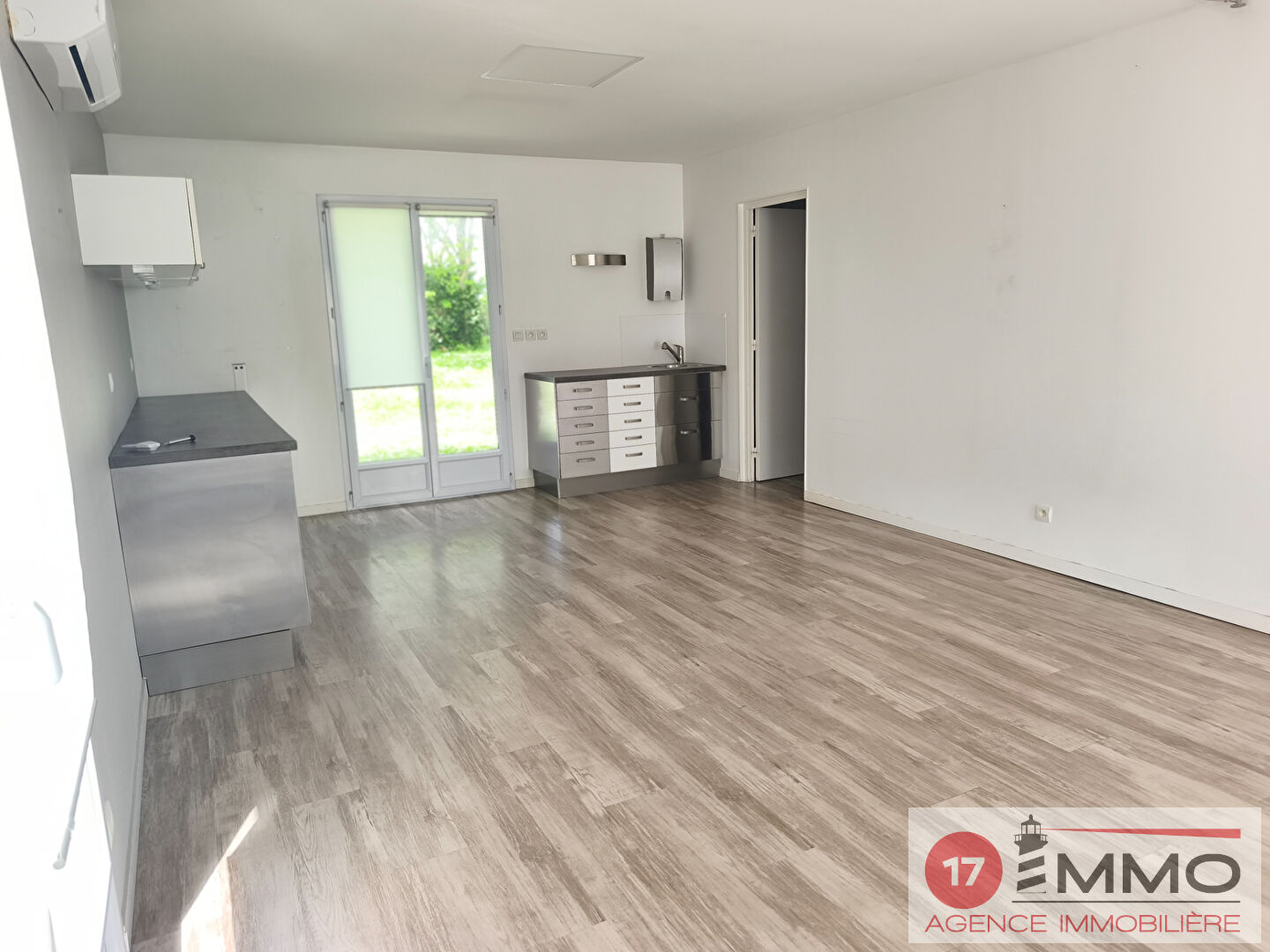 Agence immobilière de 
 17 IMMO - 17 IMMO 

