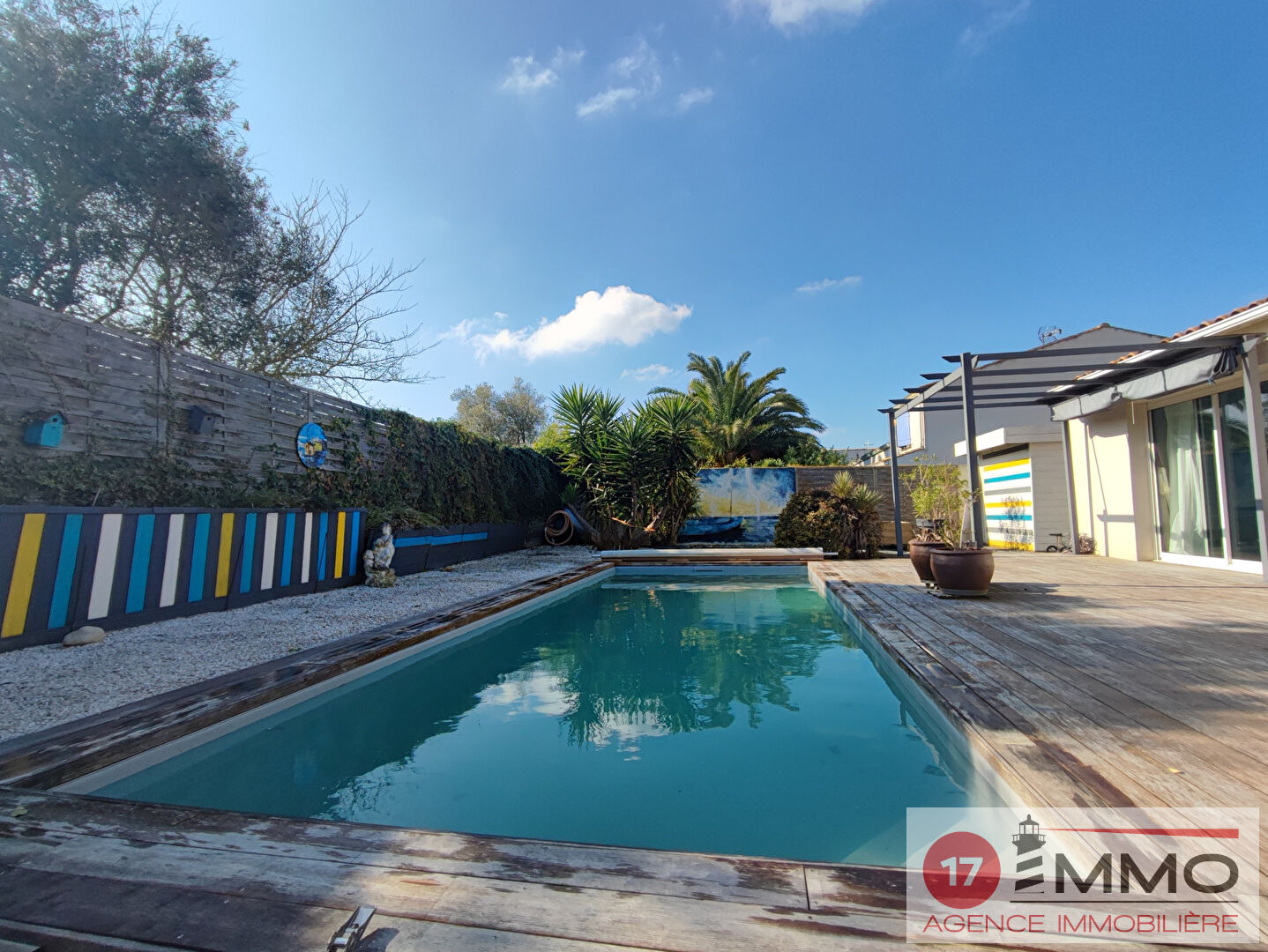 Agence immobilière de 
 17 IMMO - 17 IMMO 
