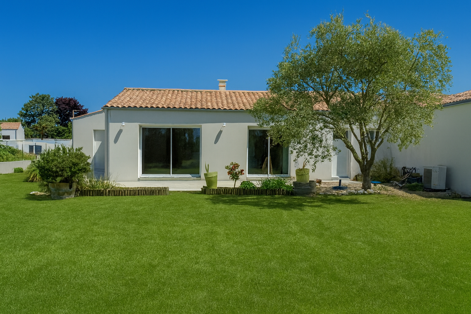 Agence immobilière de 
 17 IMMO - 17 IMMO 
