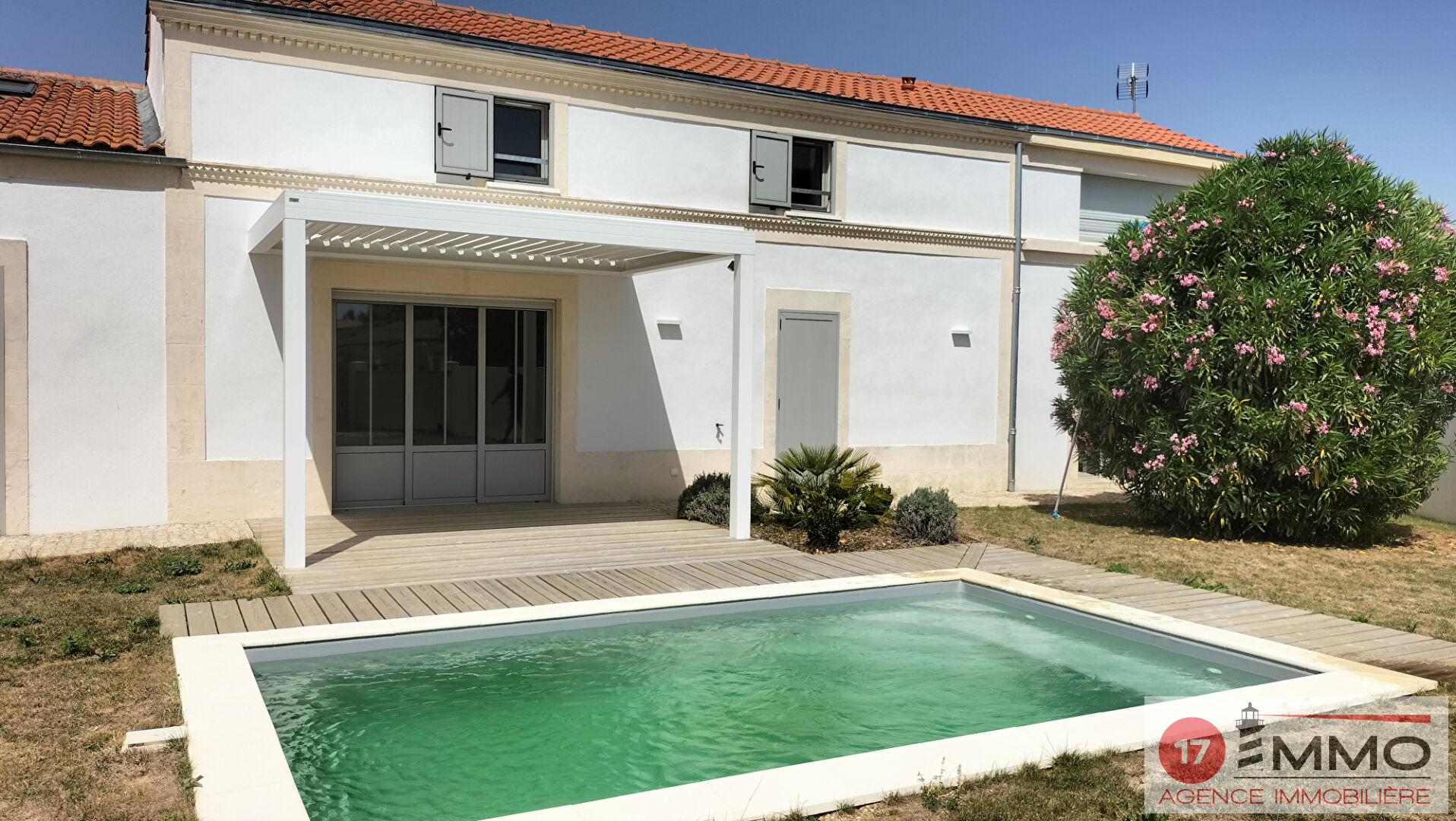 Agence immobilière de 
 17 IMMO - 17 IMMO 
