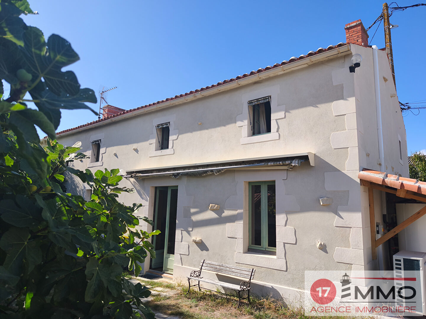 Agence immobilière de 
 17 IMMO - 17 IMMO 
