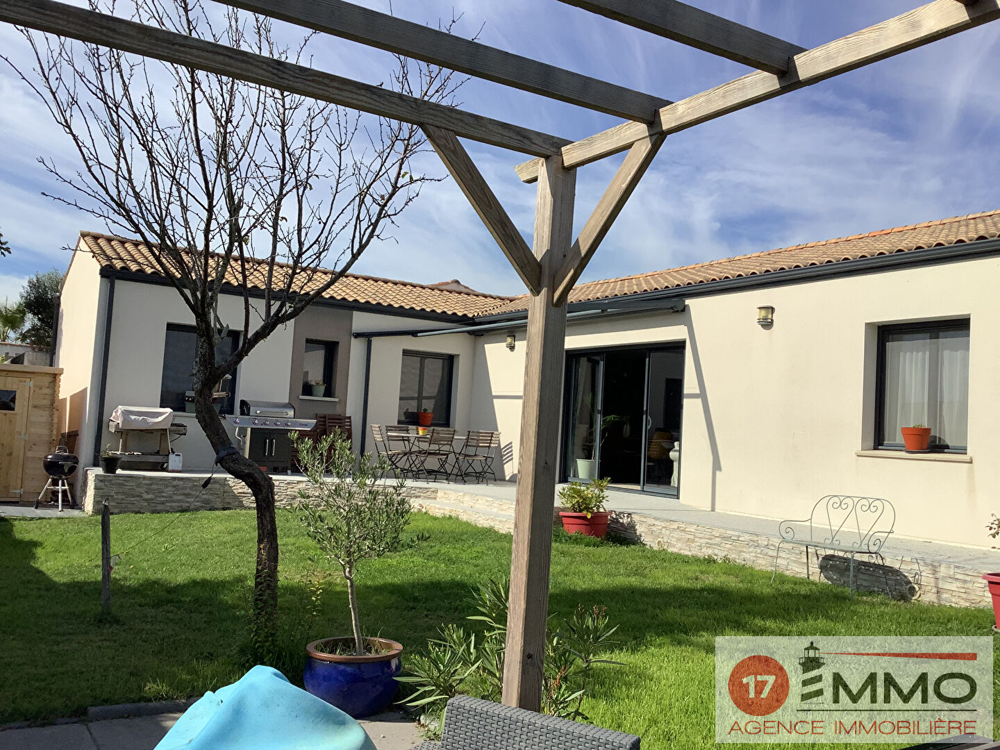 Agence immobilière de 
 17 IMMO - 17 IMMO 
