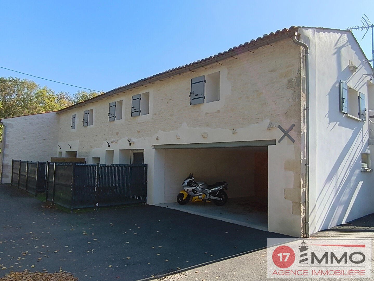 Agence immobilière de 
 17 IMMO - 17 IMMO 
