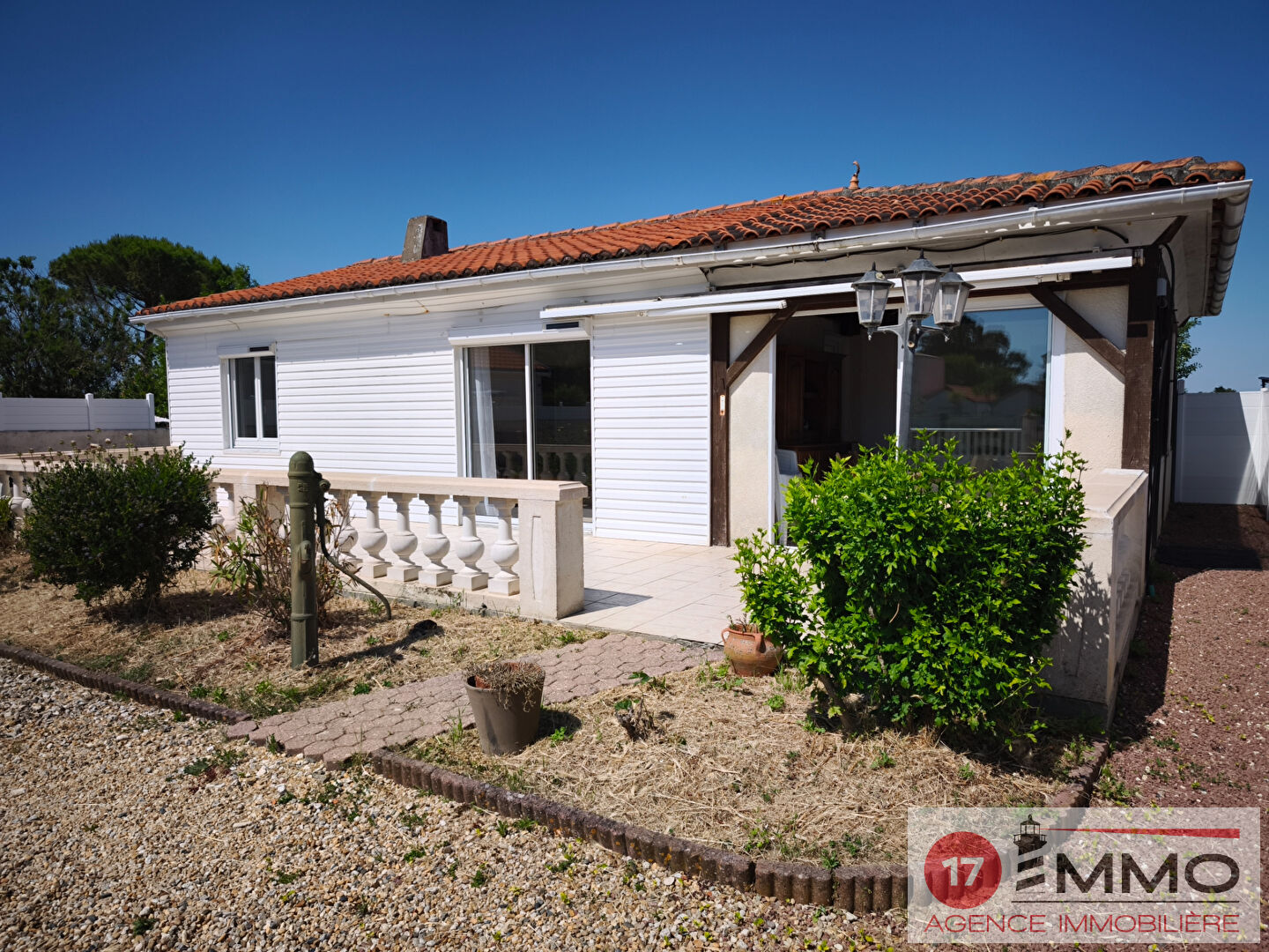 Agence immobilière de 
 17 IMMO - 17 IMMO 

