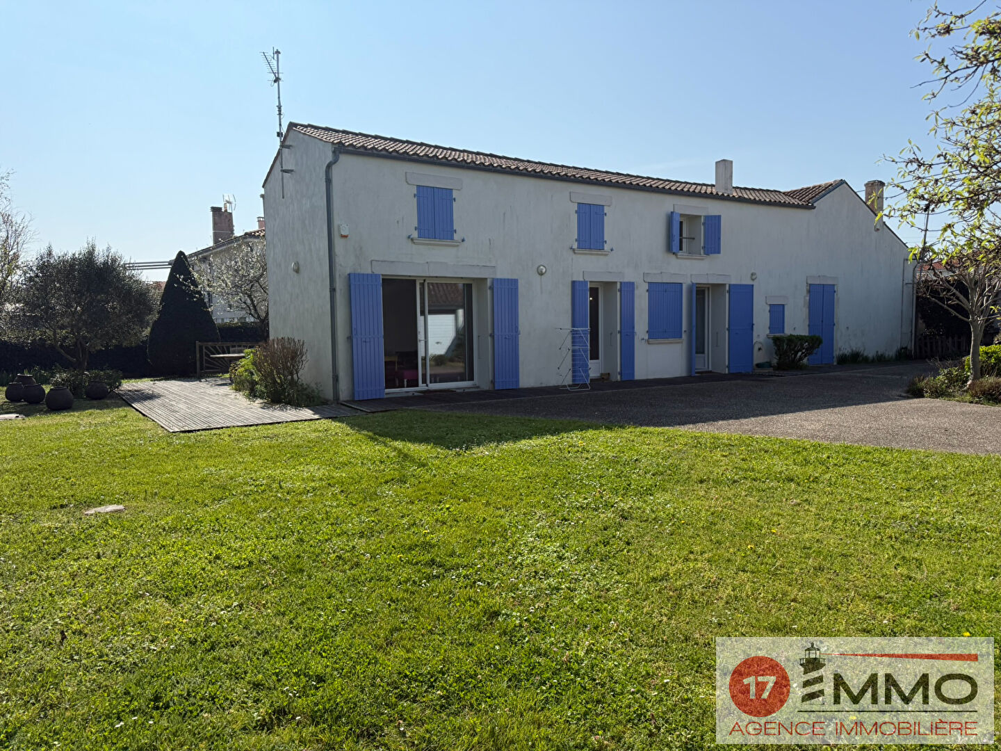 Agence immobilière de 
 17 IMMO - 17 IMMO 
