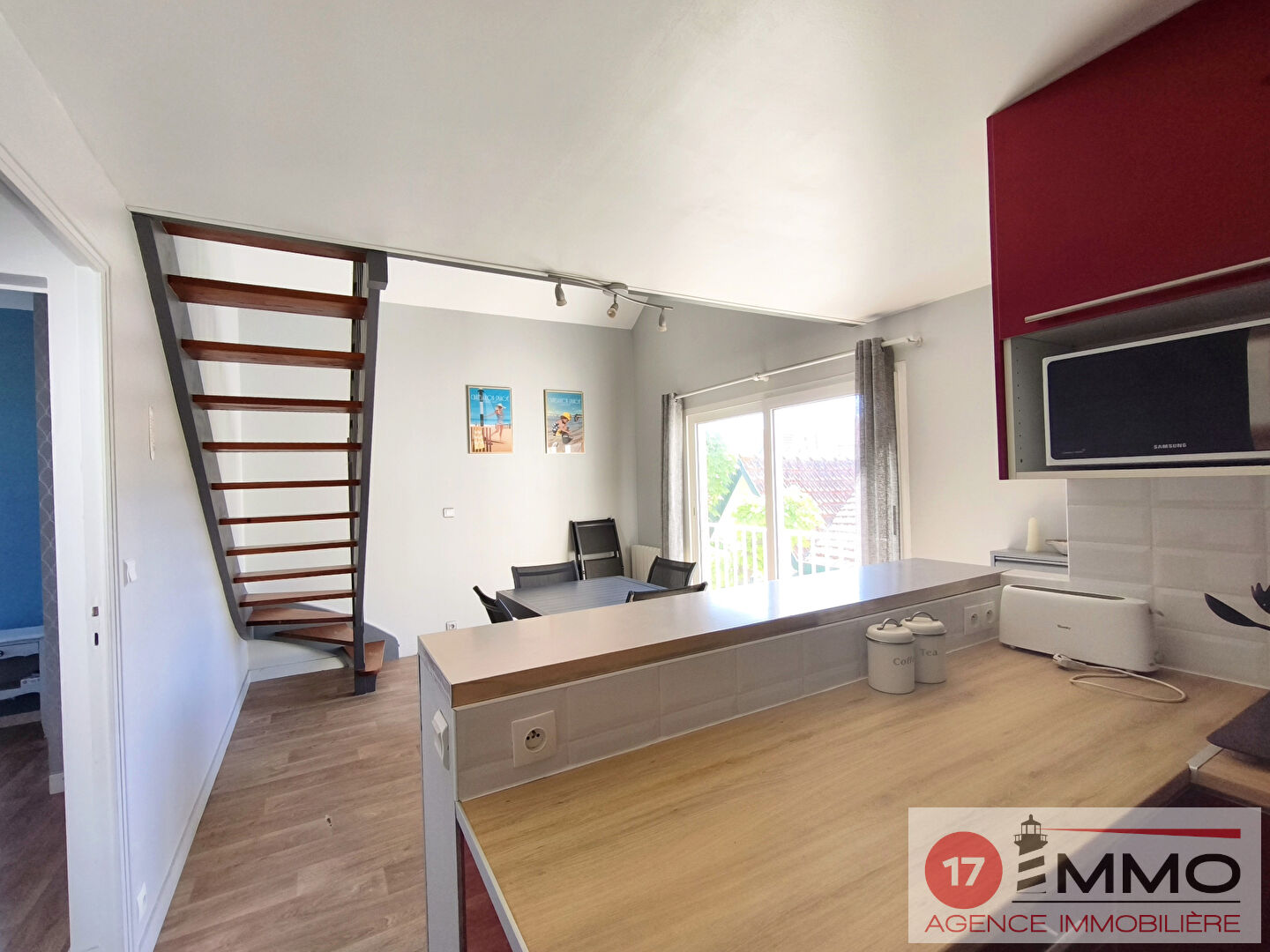 Agence immobilière de 
 17 IMMO - 17 IMMO 
