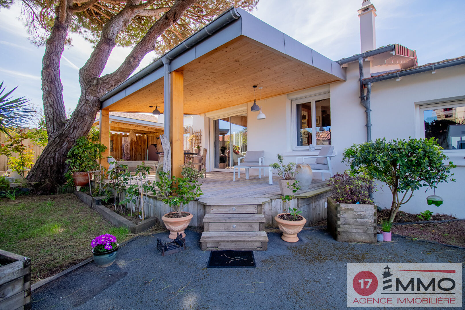 Agence immobilière de 
 17 IMMO - 17 IMMO 
