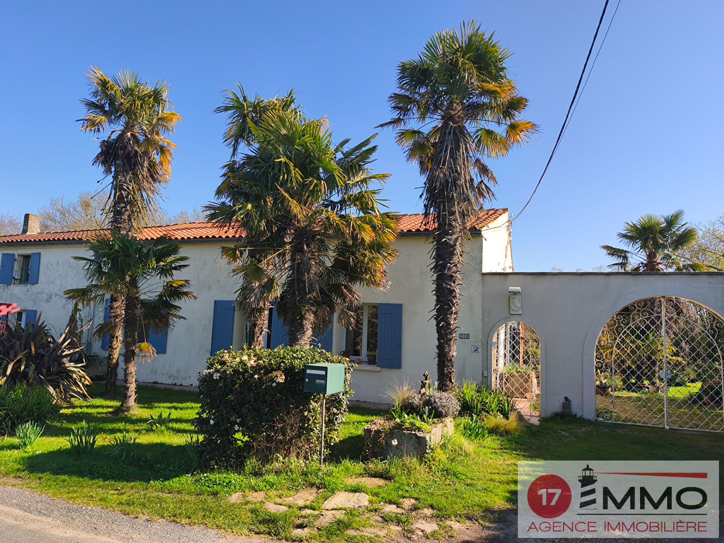 Agence immobilière de 
 17 IMMO - 17 IMMO 
