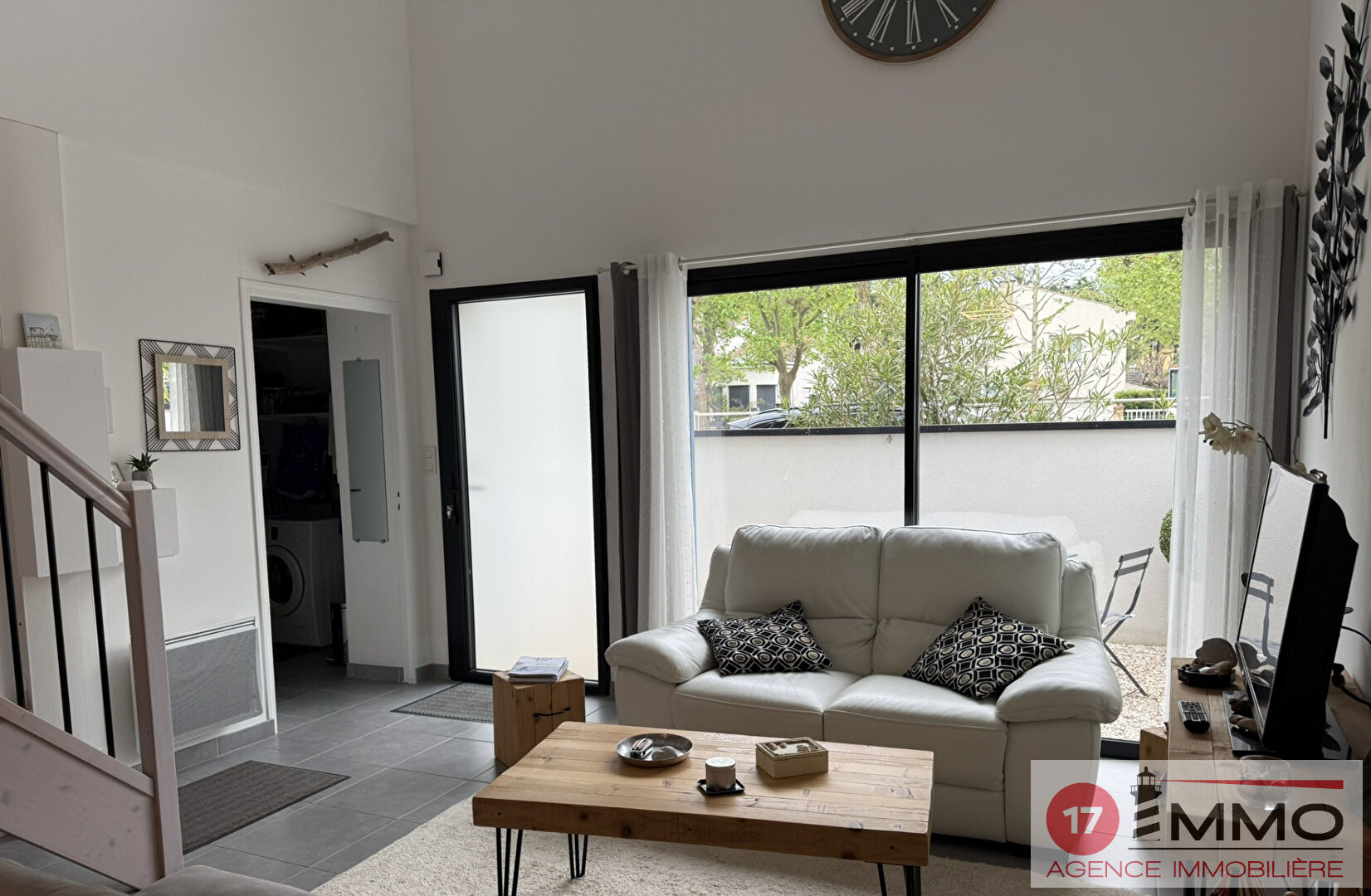 Agence immobilière de 
 17 IMMO - 17 IMMO 
