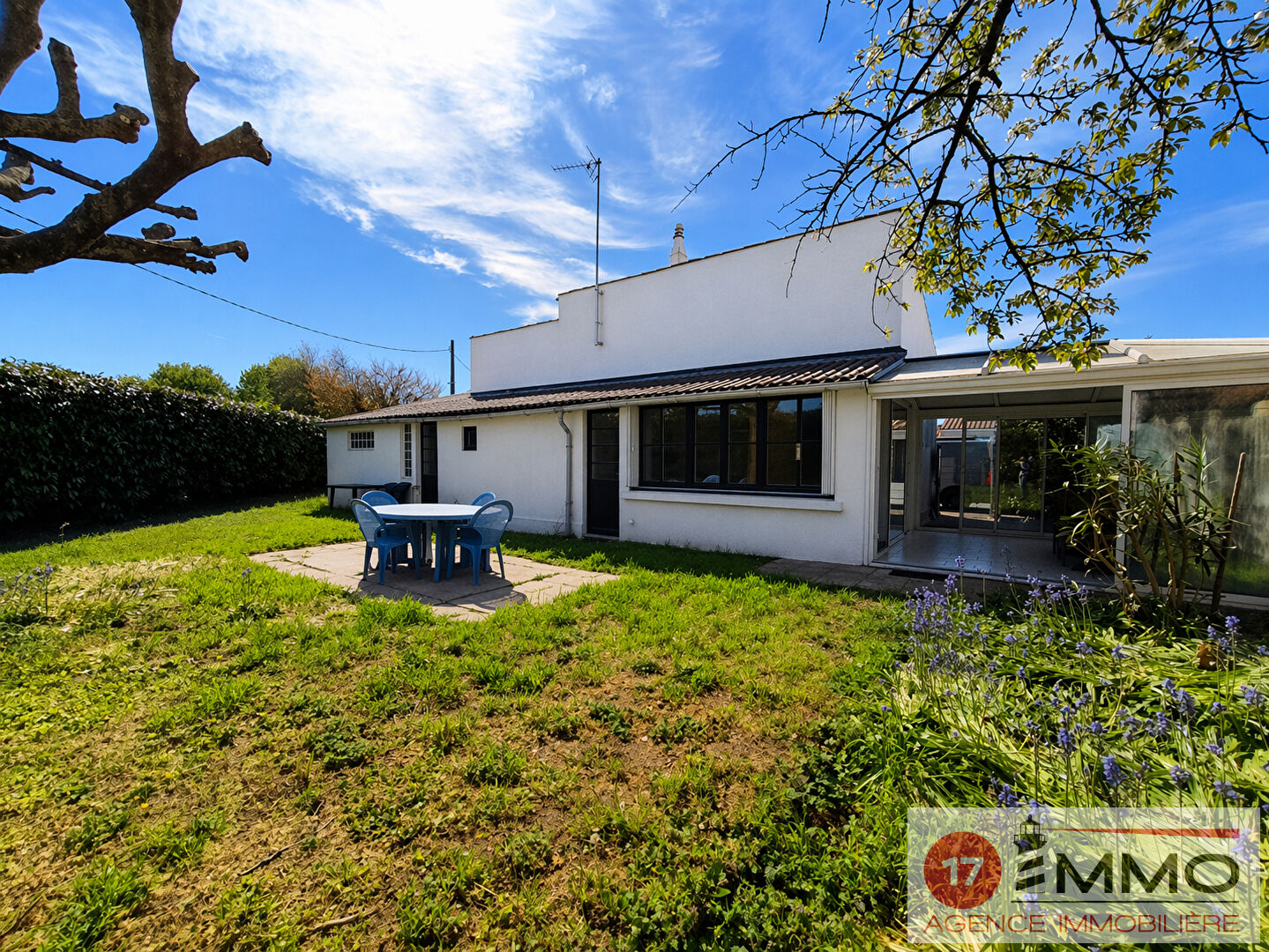 Agence immobilière de 
 17 IMMO - 17 IMMO 
