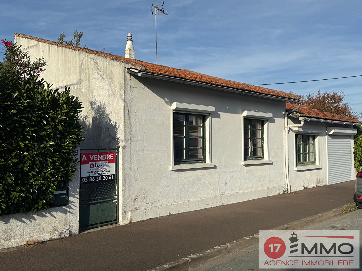 Agence immobilière de 
 17 IMMO - 17 IMMO 
