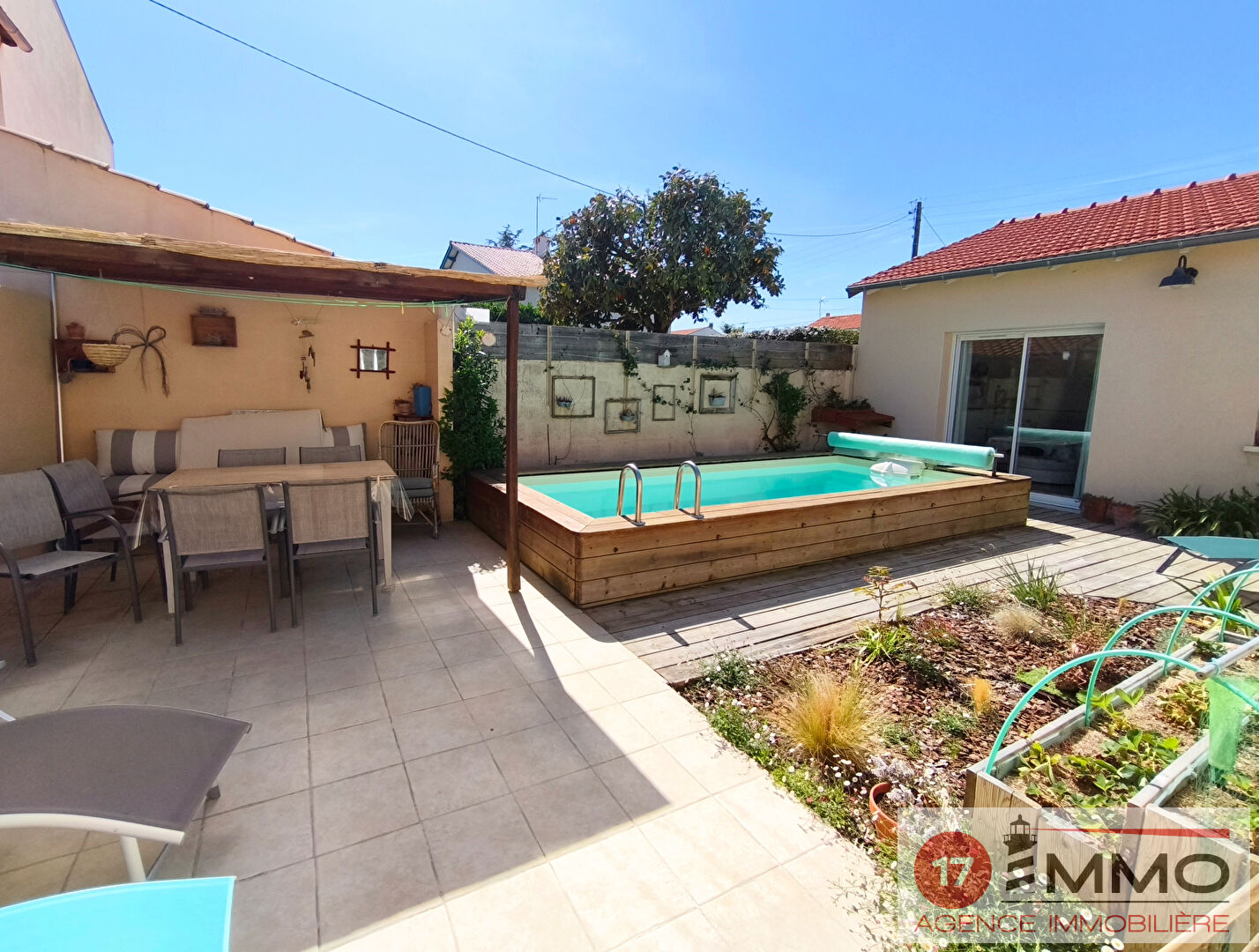 Agence immobilière de 
 17 IMMO - 17 IMMO 
