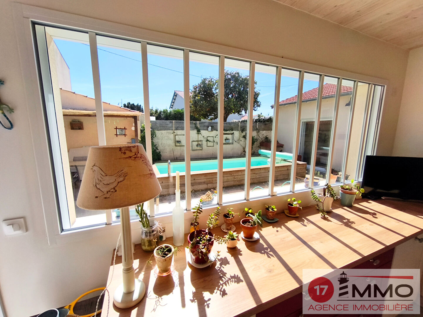 Agence immobilière de 
 17 IMMO - 17 IMMO 
