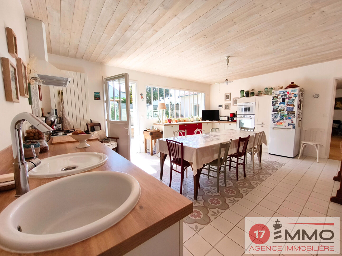 Agence immobilière de 
 17 IMMO - 17 IMMO 
