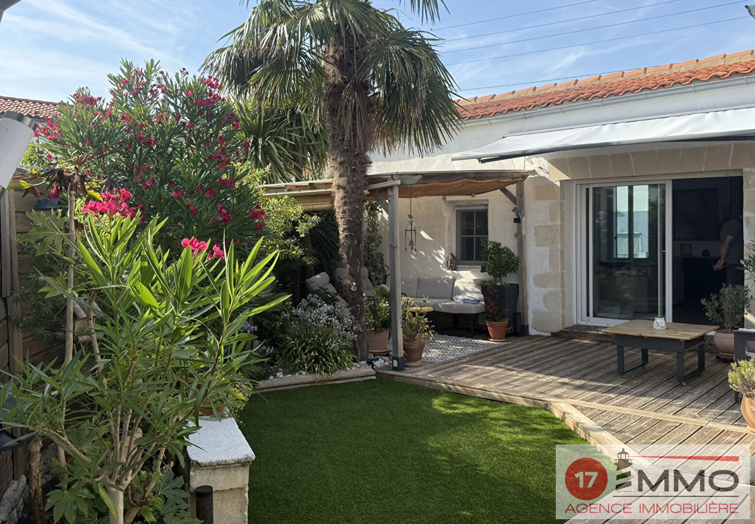 Agence immobilière de 
 17 IMMO - 17 IMMO 
