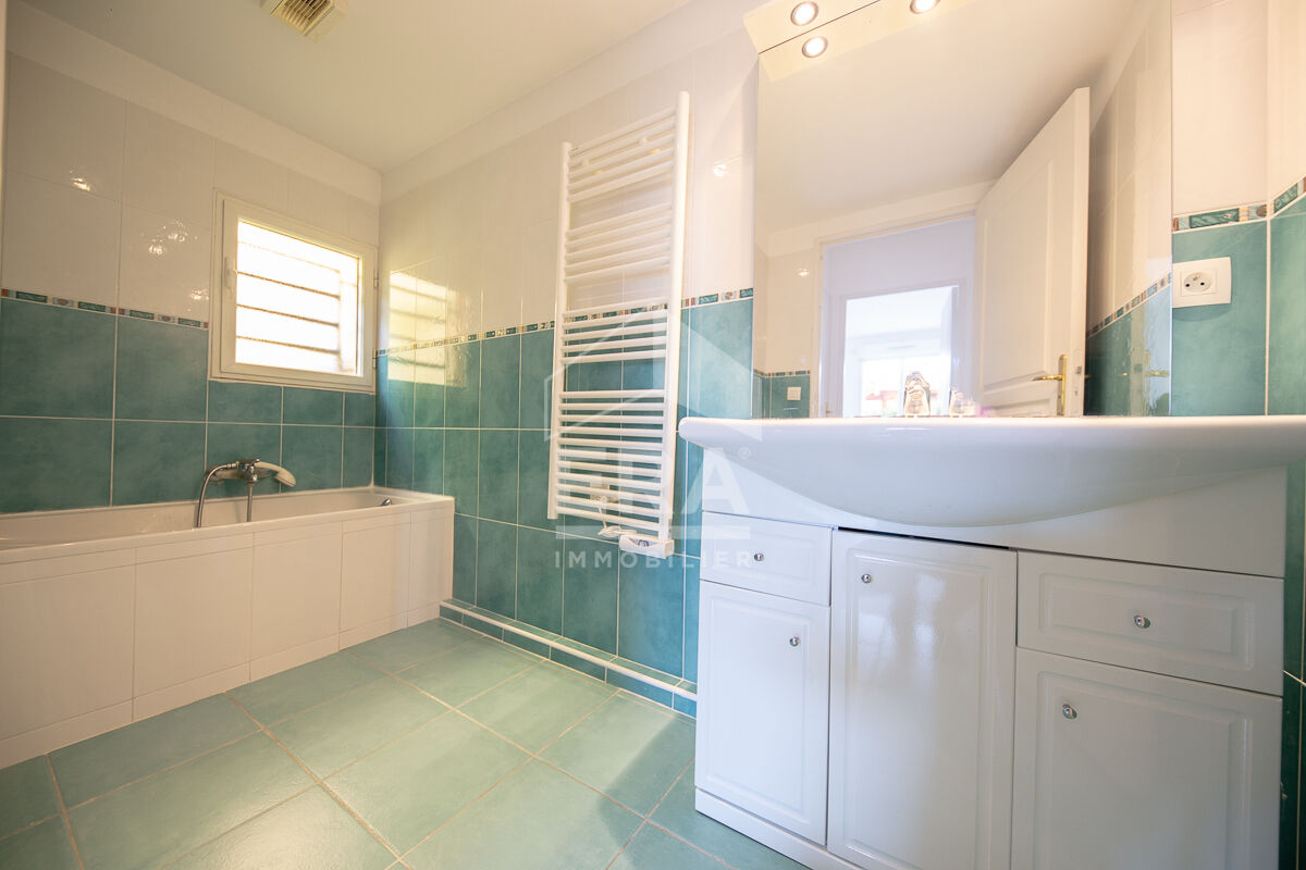 Photo Appartement Mandelieu La Napoule 3 pièce(s) 72 m2 image 6/6