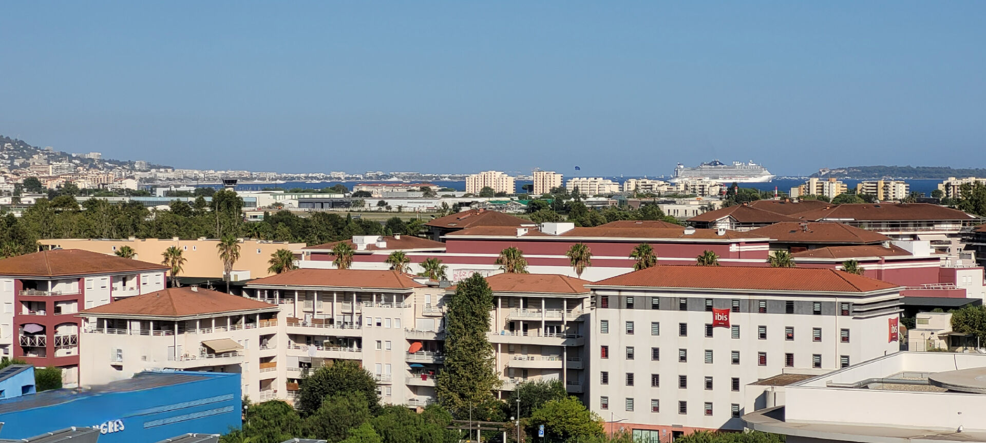 Photo Appartement traversant à Mandelieu La Napoule 3 pièce(s) 75.29 m2 avec vue mer panoramique image 5/6