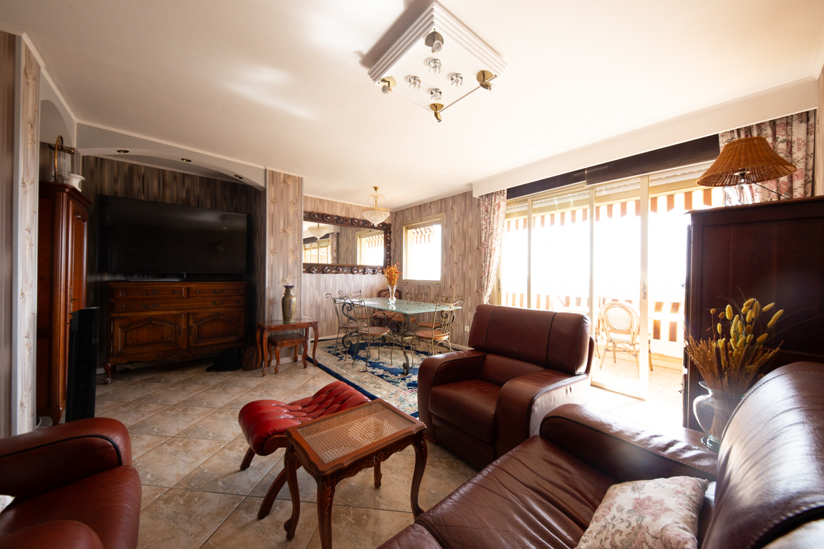 Photo Appartement traversant à Mandelieu La Napoule 3 pièce(s) 75.29 m2 avec vue mer panoramique image 6/6