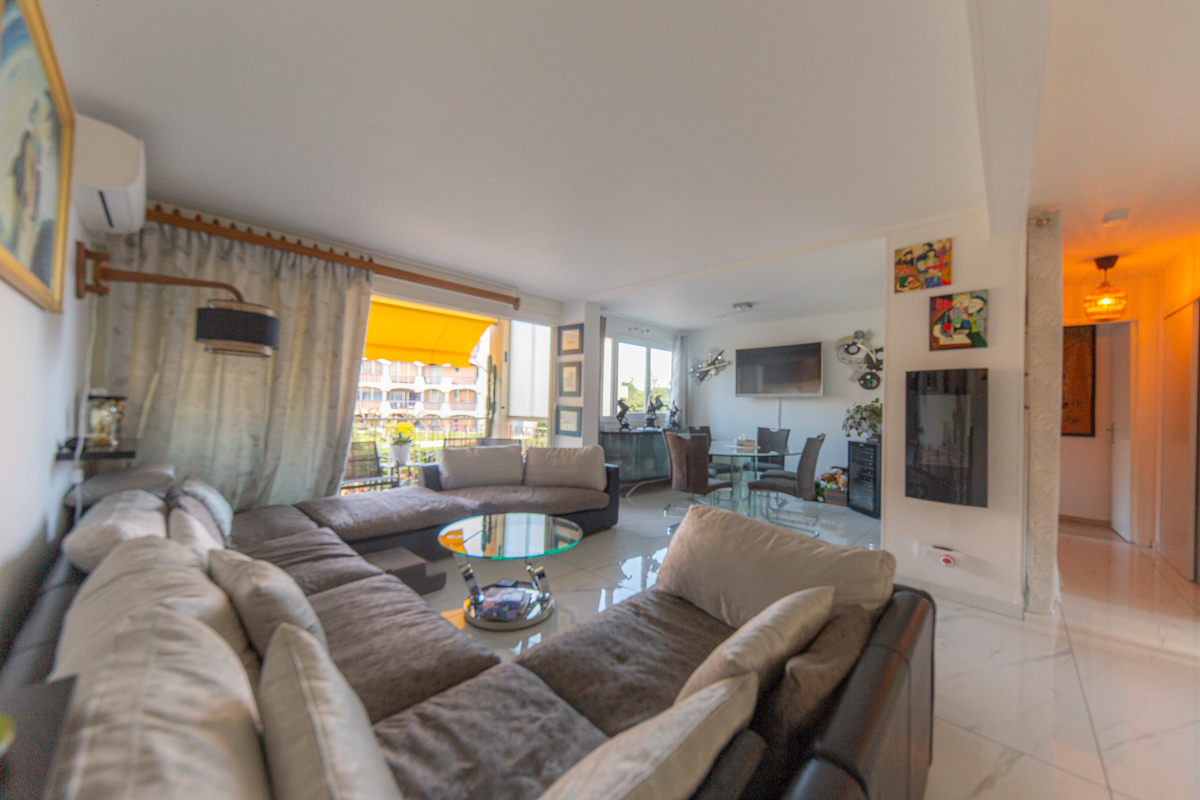 Appartement 3 pièces à Mandelieu La Napoule
