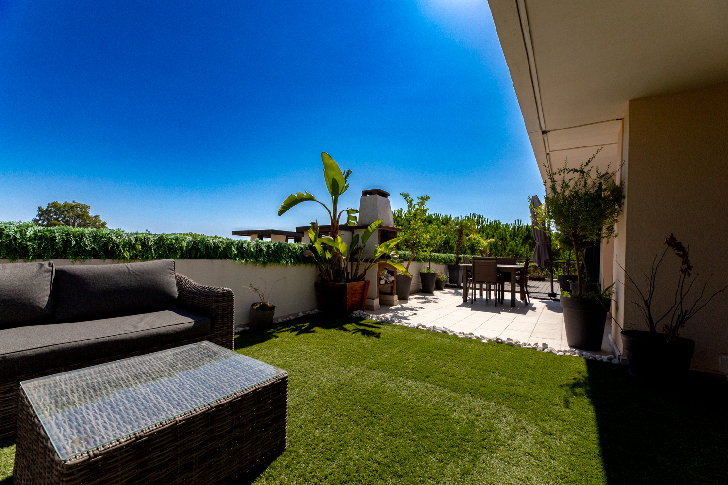 Magnifique appartement rooftop Mandelieu-la-napoule 3 pièces en dernier étage avec une grande terrasse.