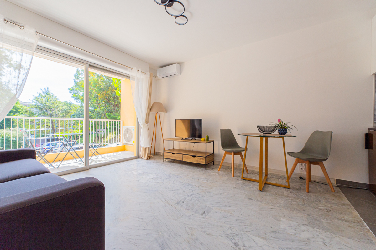 Photo Appartement à Mandelieu-la-napoule 1 pièce(s) 24 m2 image 2/4