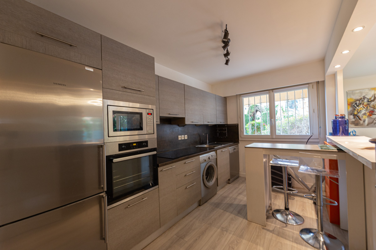 Photo Appartement Mandelieu La Napoule 2 pièce(s) de 61m2 dans une résidence de standing avec piscine image 5/5