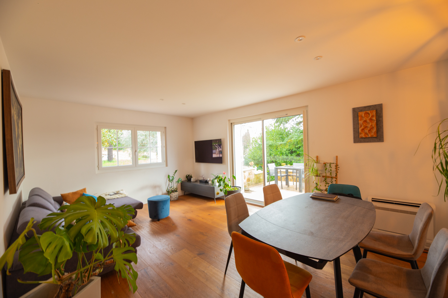 Photo Charmante maison en pierre rénovée à Saint-Paul-en-Forêt 142 m2 image 4/6