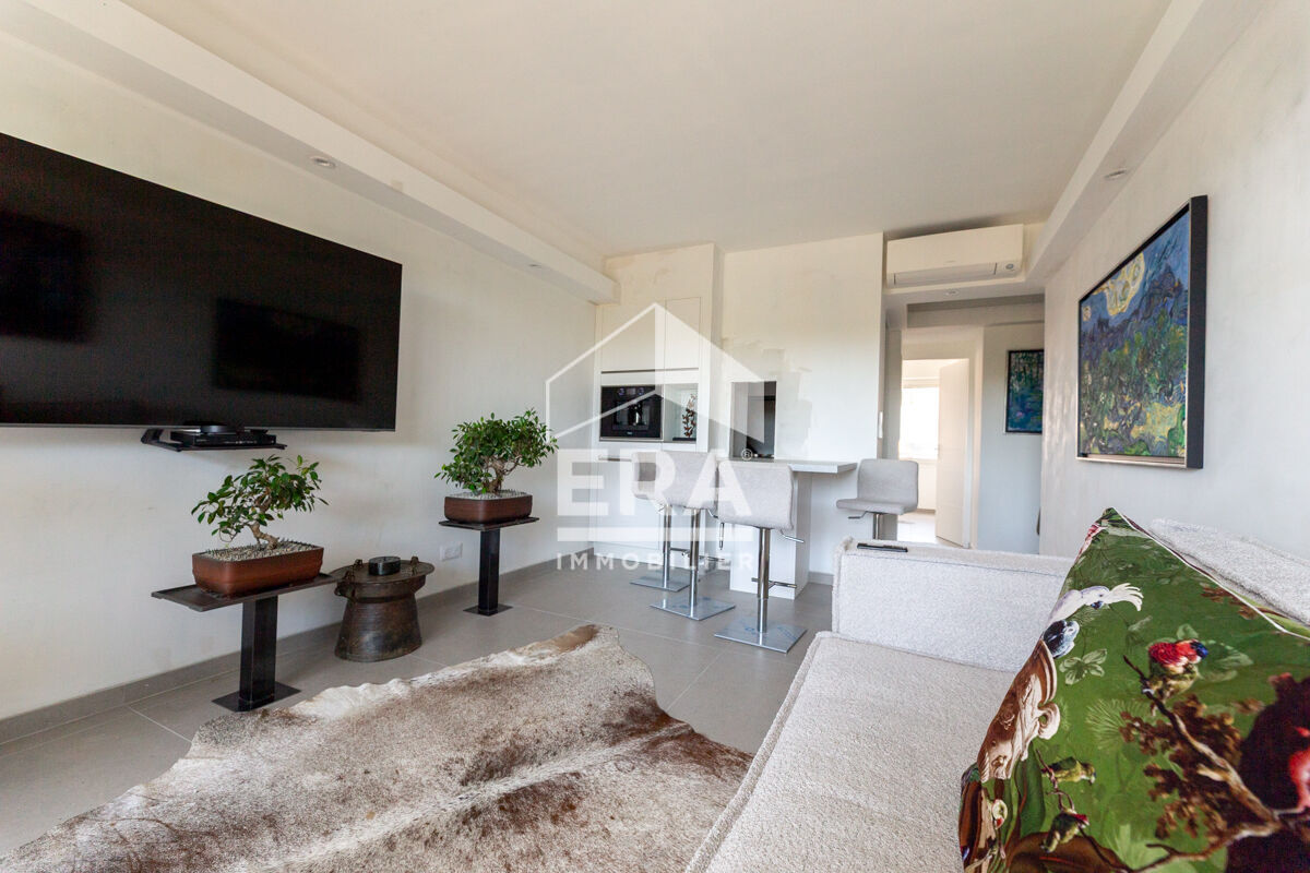 Photo Appartement Mandelieu La Napoule 3 pièce(s) 47 m2 totalement refait en dernier étage image 2/6