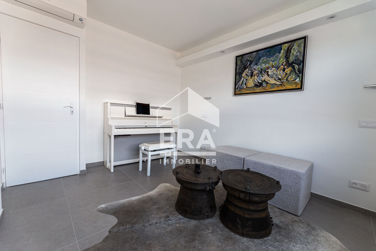 Photo Appartement Mandelieu La Napoule 3 pièce(s) 47 m2 totalement refait en dernier étage image 5/6