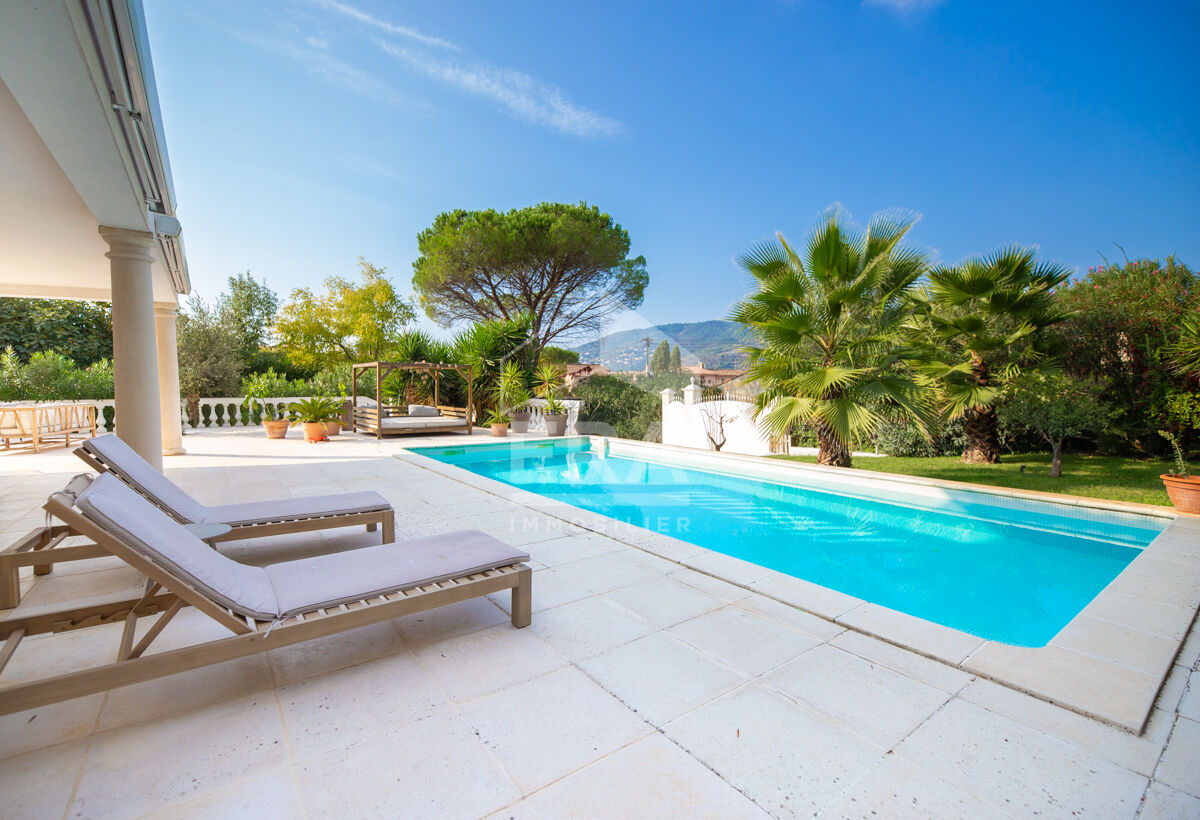 Photo Villa La Roquette Sur Siagne 7 pièces 200 m2 image 2/6