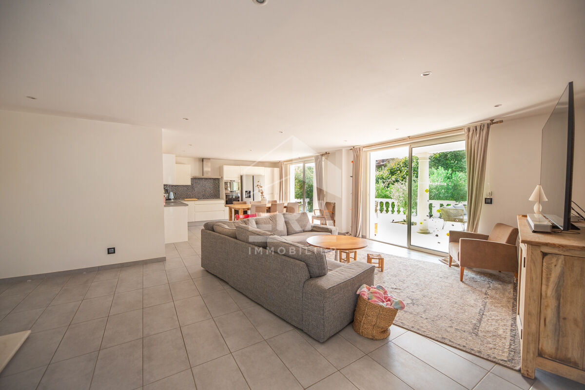 Photo Villa La Roquette Sur Siagne 7 pièces 200 m2 image 4/6