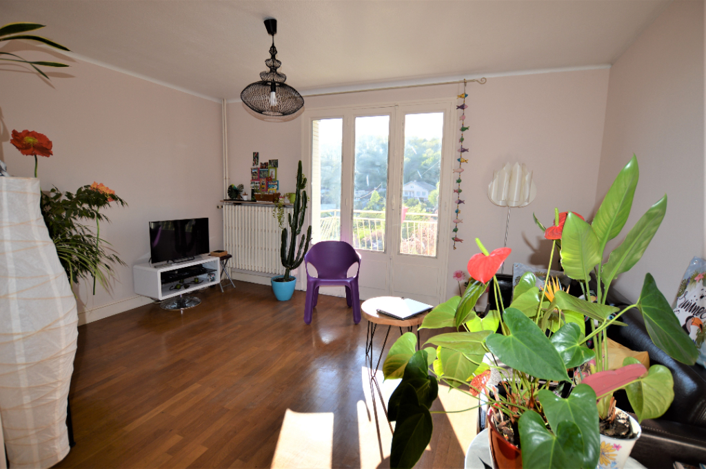 Maison à Lons-le-Saunier 5 pièces/ 3 Chambres/ 100 m² Lons-le-Saunier 39000