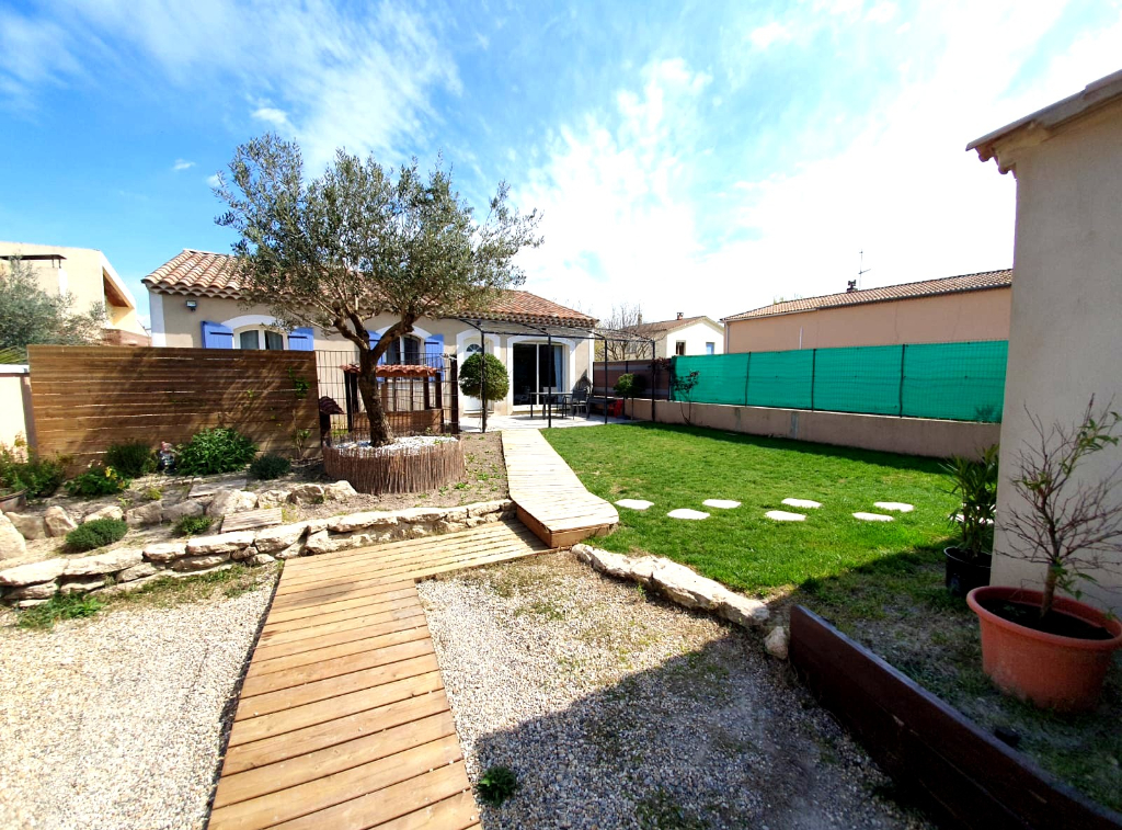 Maison Entraigues  Sur  La  Sorgue  4 pi ce s 90 m2 