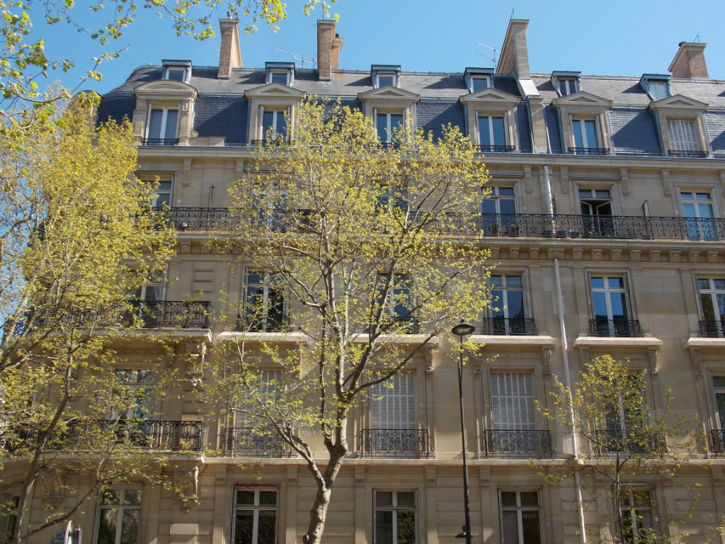Dernier Etage Haussmannien Bd. Saint Germain