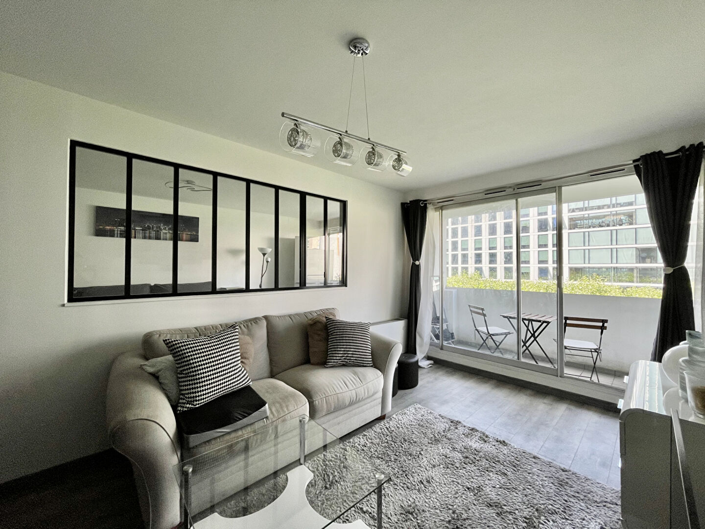 Agence immobilière de 
 LES LOGES IMMOBILIER WAGRAM - Les loges immobilier Wagram 
