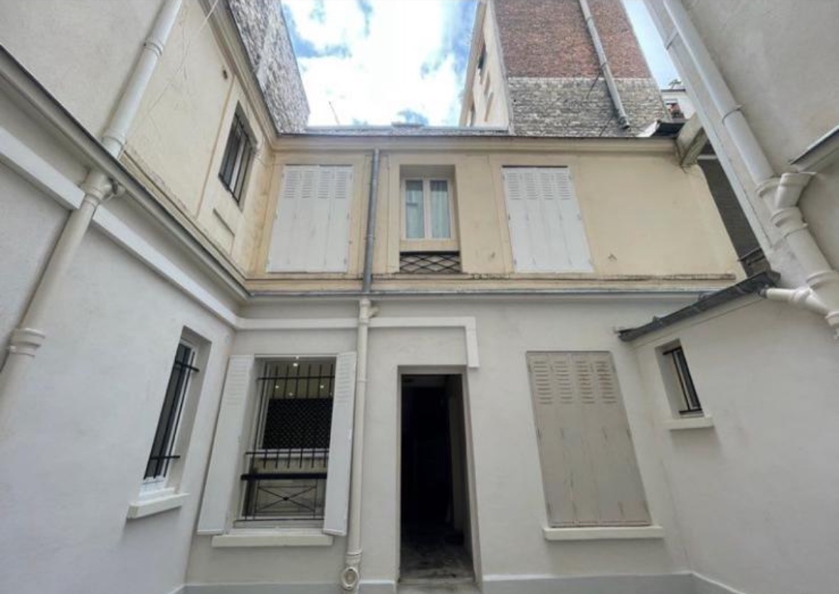 Agence immobilière de 
 LES LOGES IMMOBILIER WAGRAM - Les loges immobilier Wagram 
