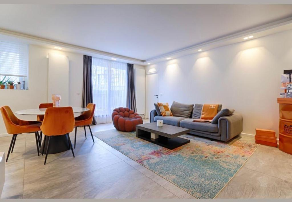 Agence immobilière de 
 LES LOGES IMMOBILIER WAGRAM - Les loges immobilier Wagram 
