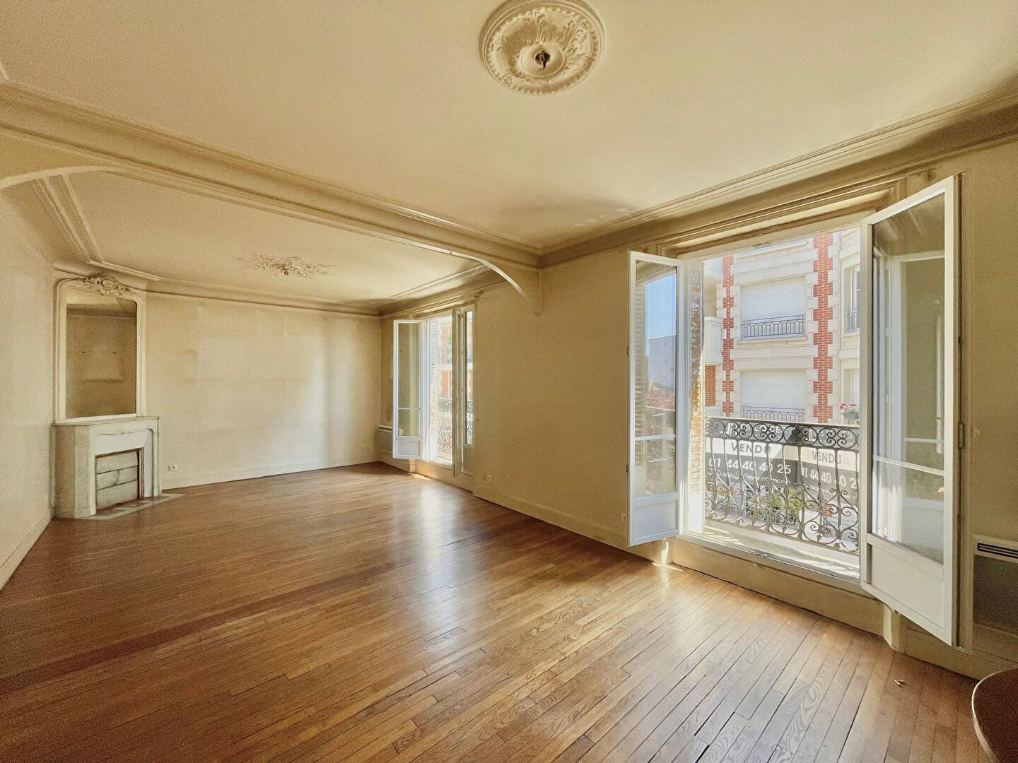 Agence immobilière de 
 LES LOGES IMMOBILIER WAGRAM - Les loges immobilier Wagram 
