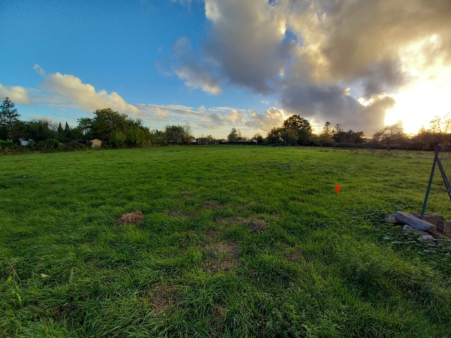 Photo Terrain constructible sur  Petosse de 4514 M² image 3/4