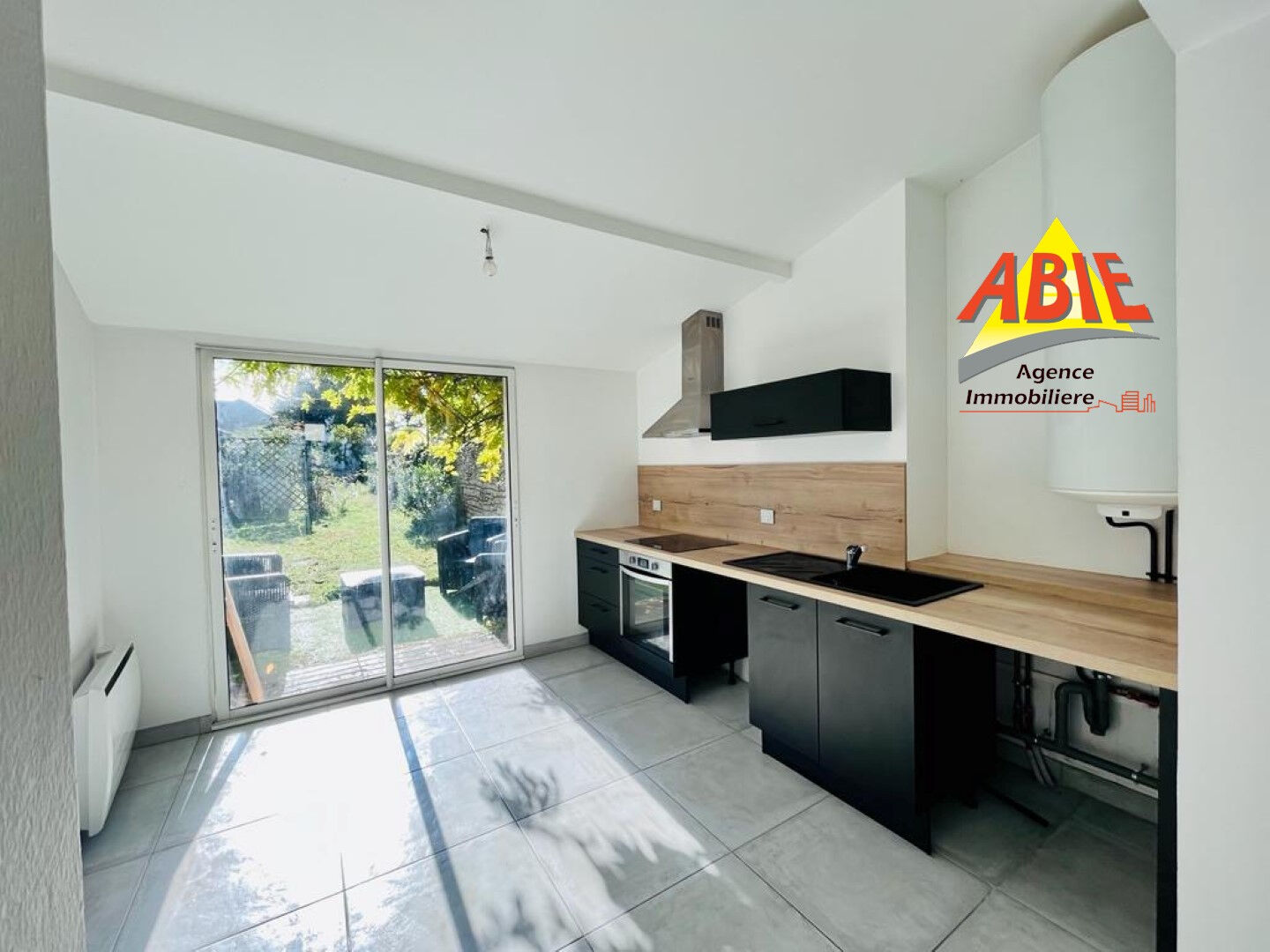 Maison de ville rénovée centre de Niort 65 m2