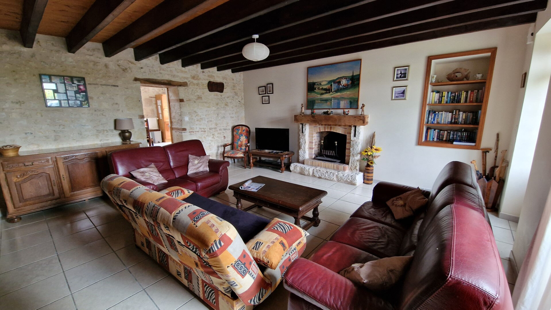 Photo Maison en pierre et gîte à La Chapelle Thémer image 3/6