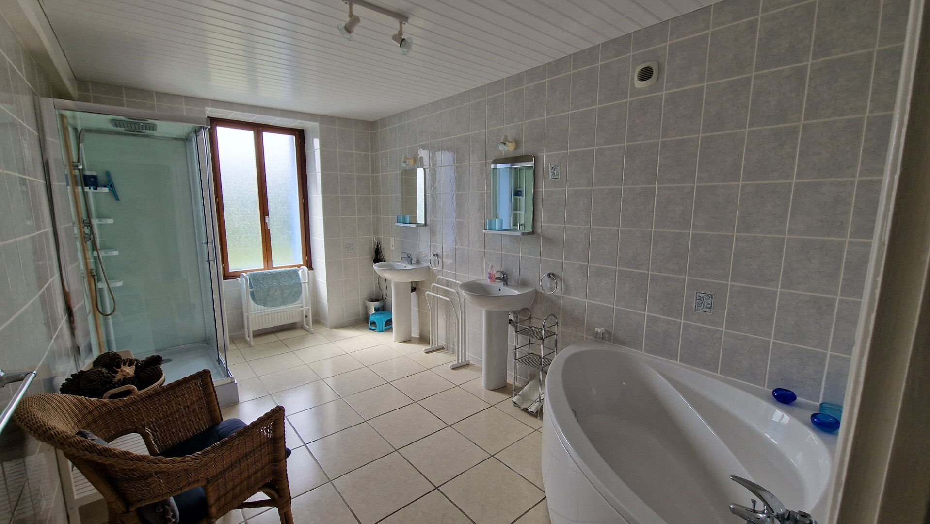 Photo Maison en pierre et gîte à La Chapelle Thémer image 6/6