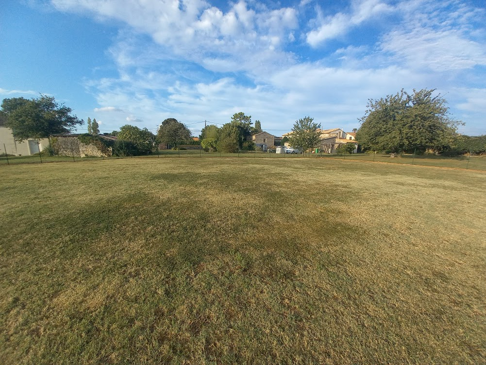Photo Terrain constructible bourg de Saint Pompain 1829 m2 image 2/2