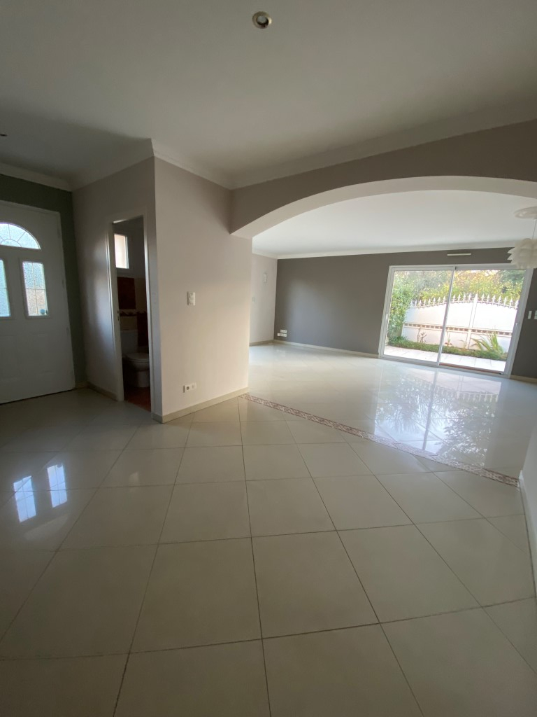 Photo Maison, 4 chambres, 2 salles d'eau, 2 wc, 1 garage, cuisine séparée et équipée. image 4/6