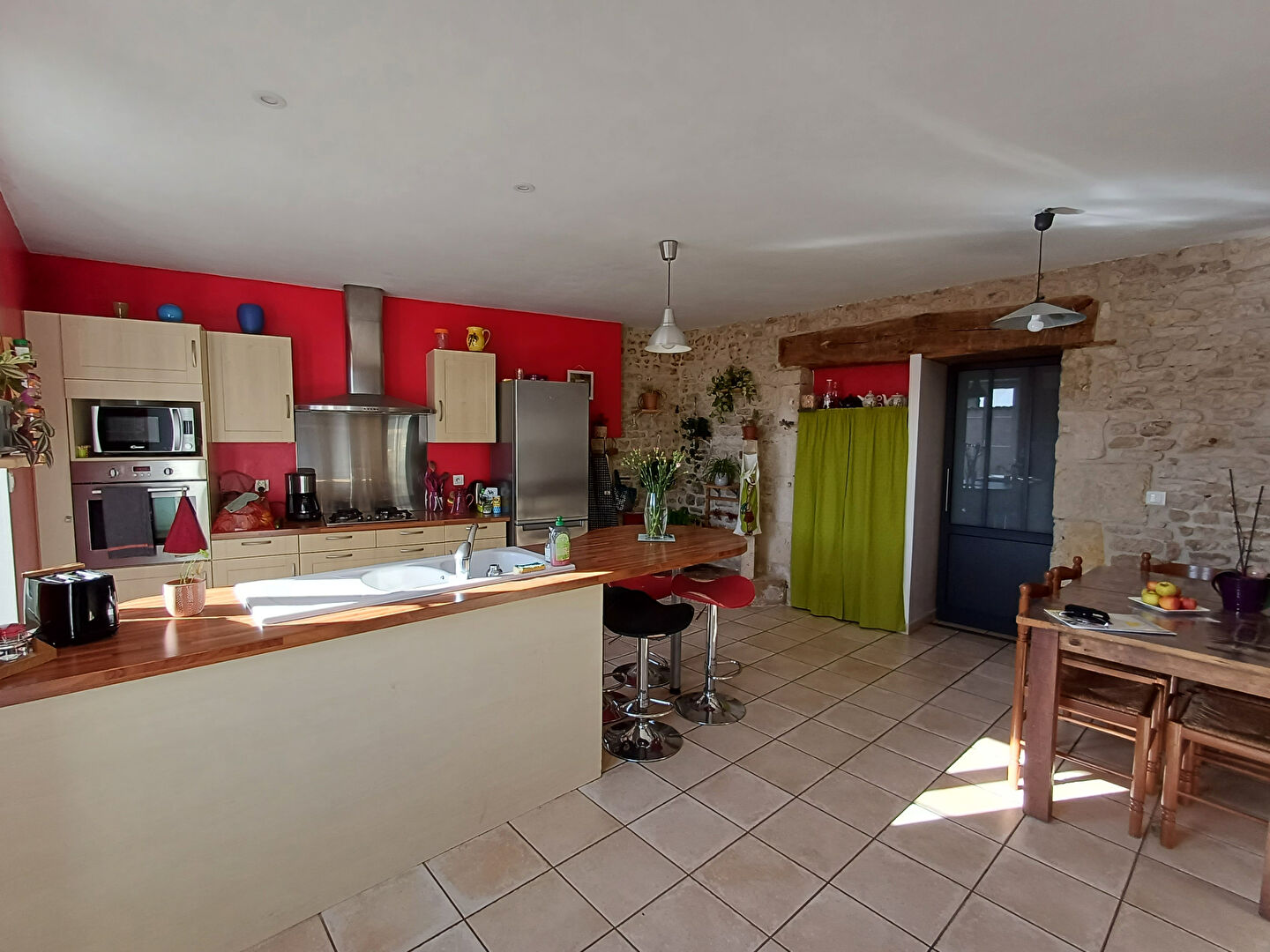 Photo Maison Fontenay-le-Comte , 4 chambres, proche tous commerces. image 2/6