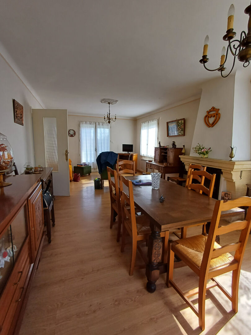 Photo Maison, 3 chambres, sous-sol complet, jardin, proche commerces. image 4/6