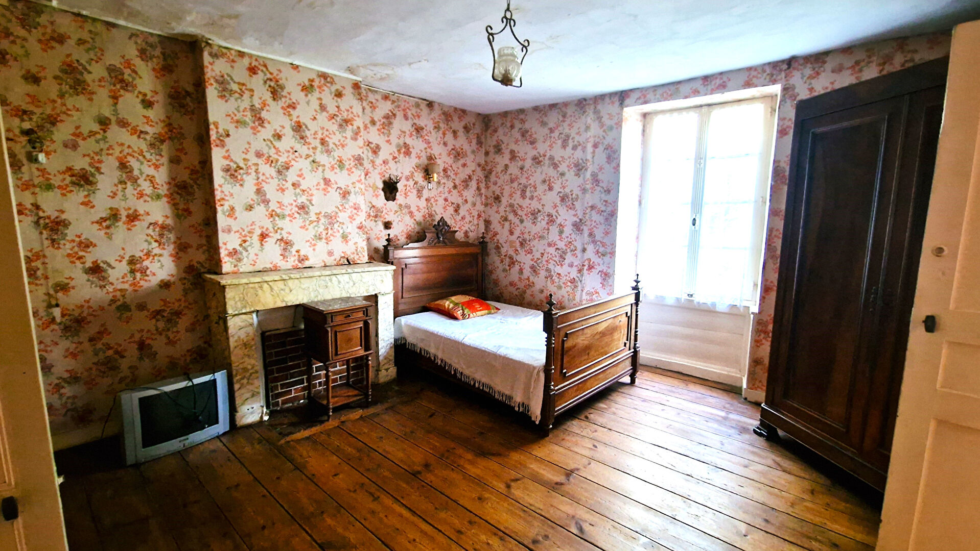 Photo Maison en pierre avec dépendances 3 chambres proche FONTENAY LE COMTE image 6/6