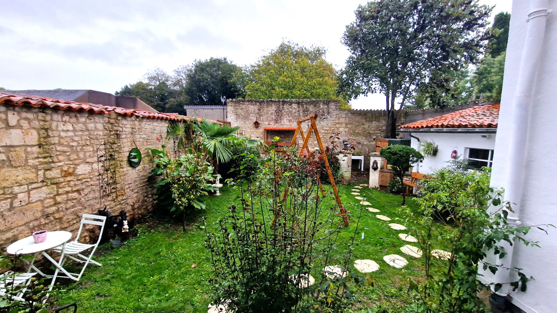 Photo Maison en pierre Centre-ville Fontenay Le Comte 7 pièce(s) 3 chambres 111 m2 avec jardin et garage image 6/6