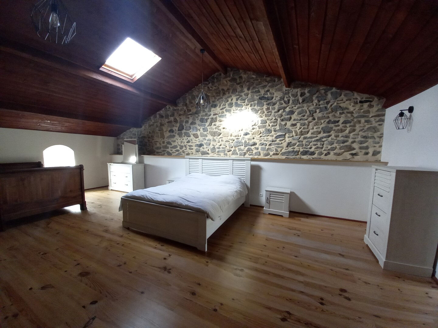 Photo Maison bourg de Saint Laurs  environ 195 m2, terrain 2000m², trois chambres, un bureau image 5/6