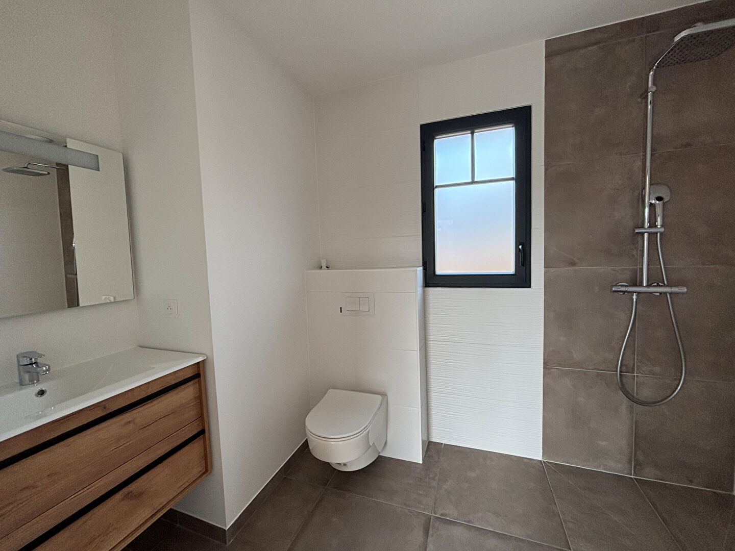 Photo Maison Gujan Mestras - Centre ville - Plain Pied et Garage image 5/6